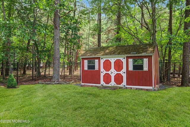 6 Drift Road, Freehold, NJ 07728