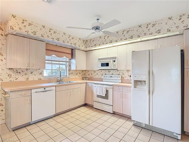 2181 Rio Nuevo DR, North Fort Myers, FL 33917