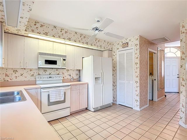 2181 Rio Nuevo DR, North Fort Myers, FL 33917