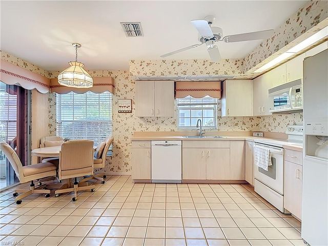 2181 Rio Nuevo DR, North Fort Myers, FL 33917