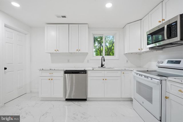 227 W FERRY RD, Yardley, PA 19067