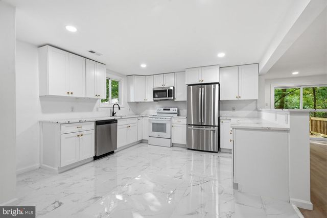 227 W FERRY RD, Yardley, PA 19067