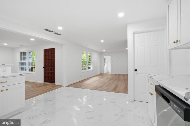 227 W FERRY RD, Yardley, PA 19067