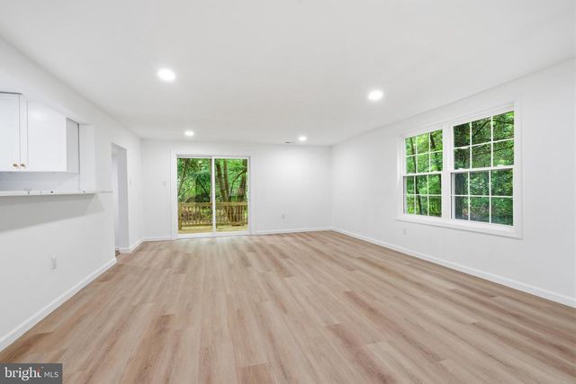 227 W FERRY RD, Yardley, PA 19067