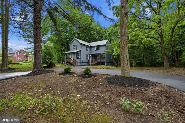 227 W FERRY RD, Yardley, PA 19067