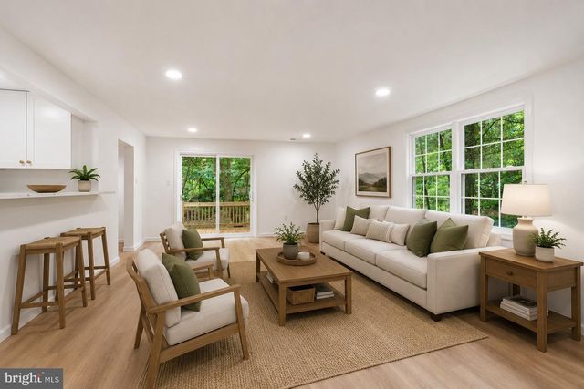 227 W FERRY RD, Yardley, PA 19067