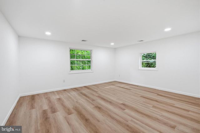 227 W FERRY RD, Yardley, PA 19067