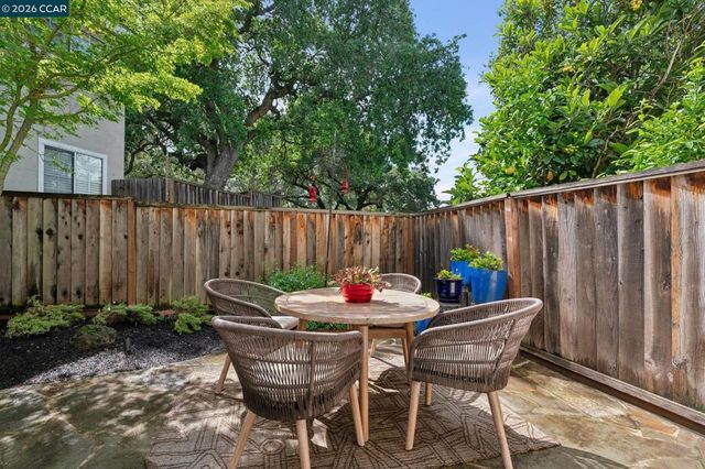 5214 Pebble Glen Drive, Concord, CA 94521