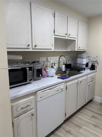 14525 N Kendall Dr 307J, Miami, FL 33186