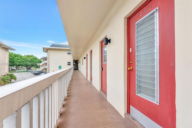 4341 NW 16th St 203, Lauderhill, FL 33313
