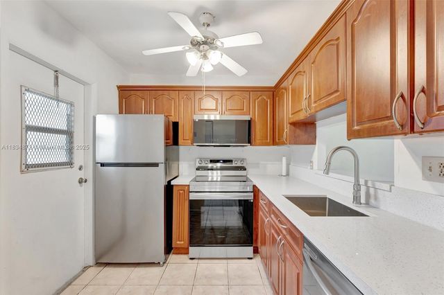 4341 NW 16th St 203, Lauderhill, FL 33313