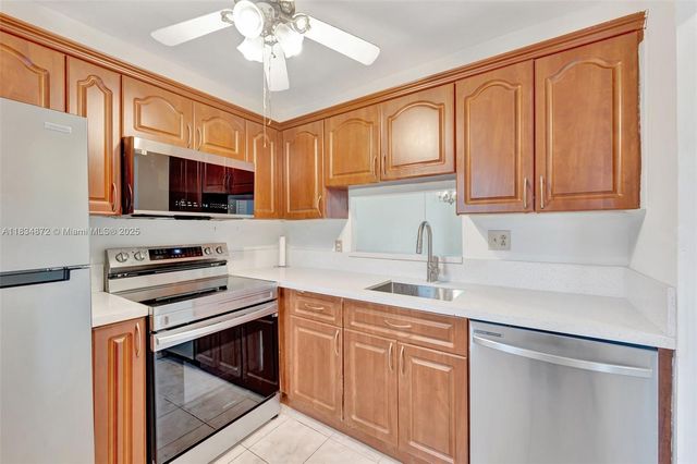 4341 NW 16th St 203, Lauderhill, FL 33313