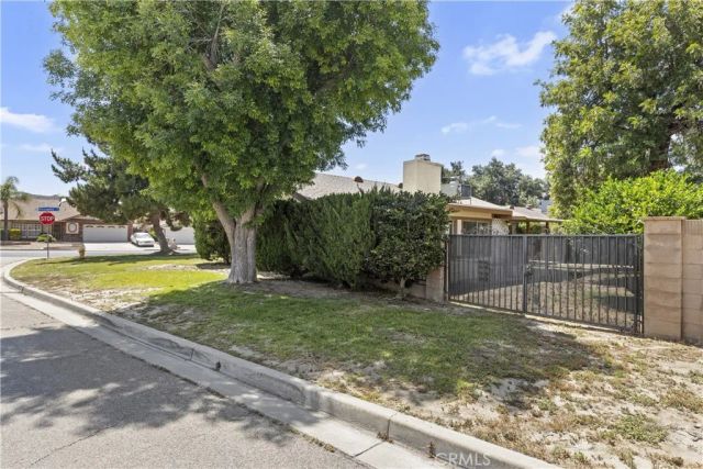 726 Piccadilly Square, Hemet, CA 92544