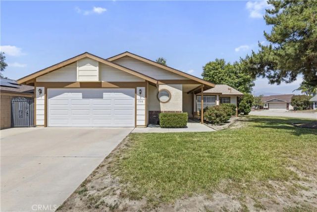 726 Piccadilly Square, Hemet, CA 92544