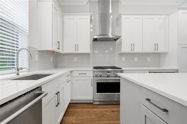 579 Broadview Place NE, Atlanta, GA 30324