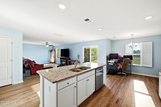 697 Poppleton Drive, Hampstead, NC 28443