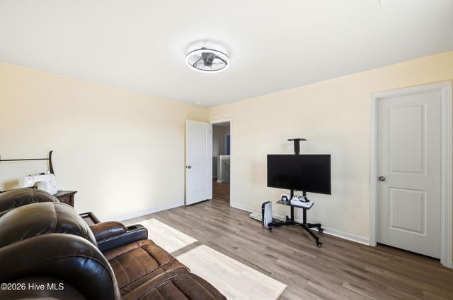 697 Poppleton Drive, Hampstead, NC 28443