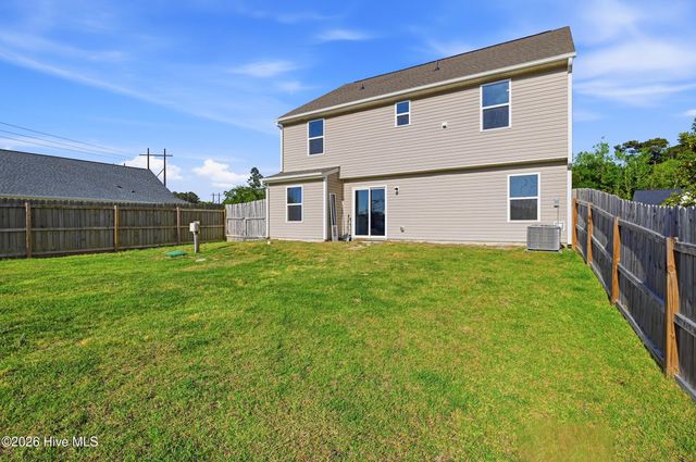 697 Poppleton Drive, Hampstead, NC 28443