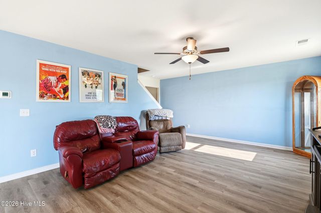 697 Poppleton Drive, Hampstead, NC 28443