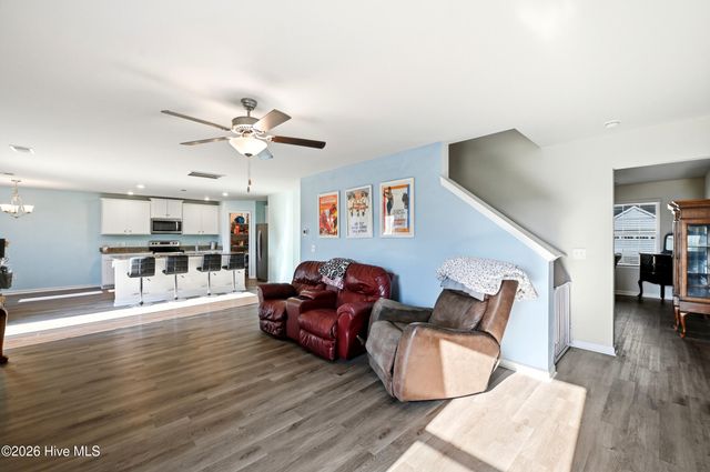 697 Poppleton Drive, Hampstead, NC 28443