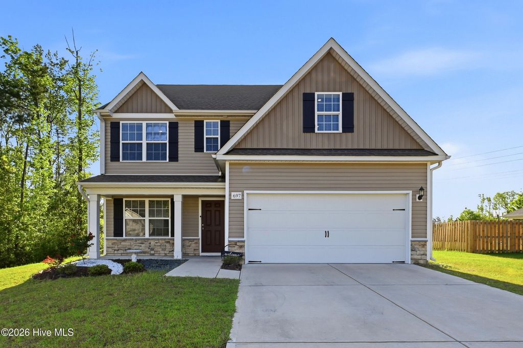 697 Poppleton Drive, Hampstead, NC 28443