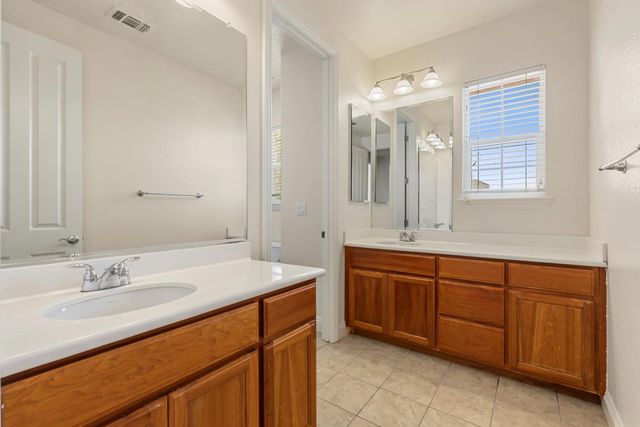 1175 Miel St, Manteca, CA 95337