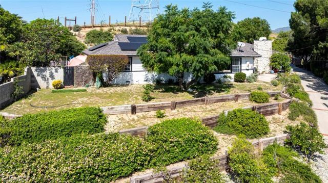 10557 Mahoney, Sunland, CA 91040