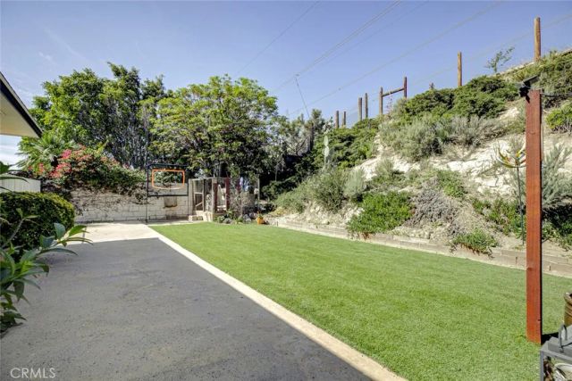 10557 Mahoney, Sunland, CA 91040