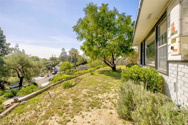 10557 Mahoney, Sunland, CA 91040