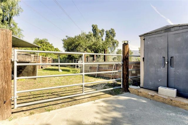 10557 Mahoney, Sunland, CA 91040