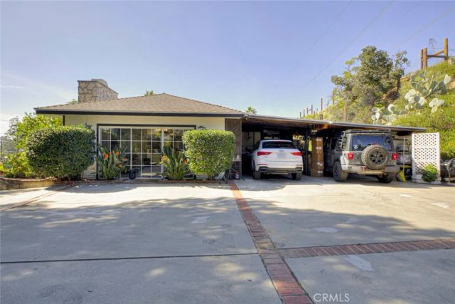 10557 Mahoney, Sunland, CA 91040