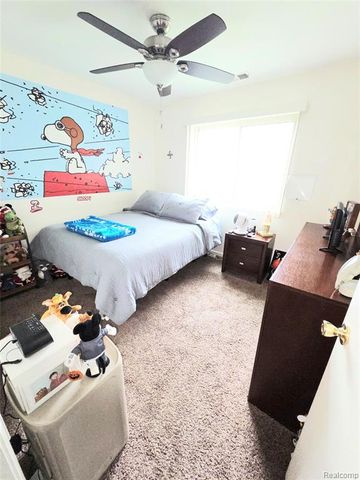 27743 Carini Villa Street, Roseville, MI 48066