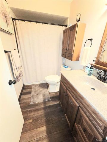 27743 Carini Villa Street, Roseville, MI 48066