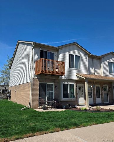 27743 Carini Villa Street, Roseville, MI 48066