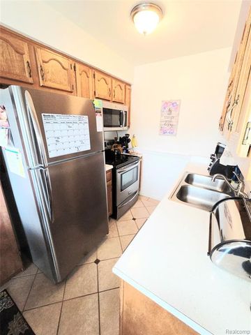 27743 Carini Villa Street, Roseville, MI 48066