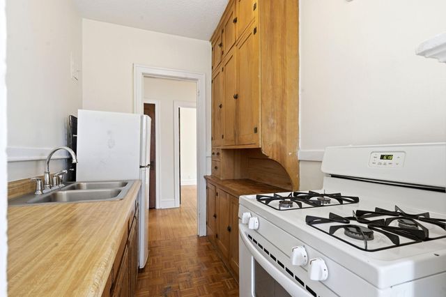 220 E 19th Street 201, Minneapolis, MN 55403