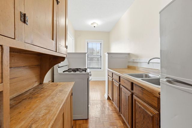 220 E 19th Street 201, Minneapolis, MN 55403