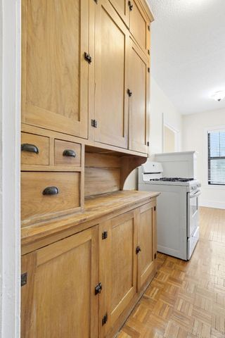 220 E 19th Street 201, Minneapolis, MN 55403