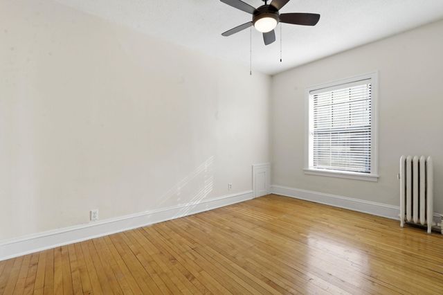 220 E 19th Street 201, Minneapolis, MN 55403