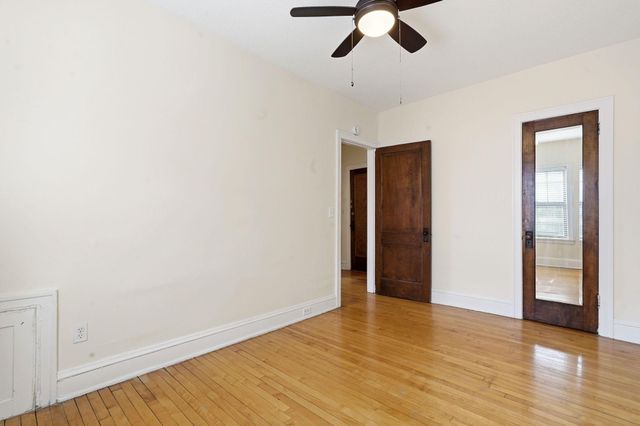 220 E 19th Street 201, Minneapolis, MN 55403