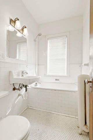 220 E 19th Street 201, Minneapolis, MN 55403