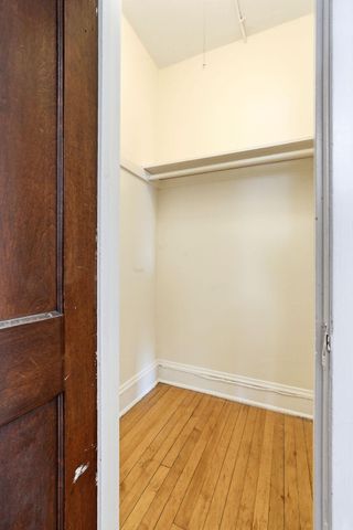 220 E 19th Street 201, Minneapolis, MN 55403