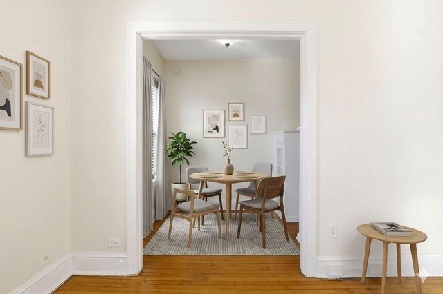 220 E 19th Street 201, Minneapolis, MN 55403