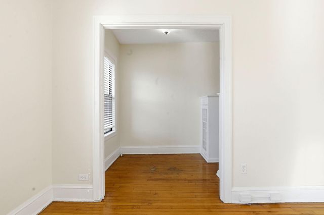 220 E 19th Street 201, Minneapolis, MN 55403