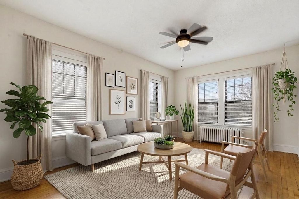 220 E 19th Street 201, Minneapolis, MN 55403