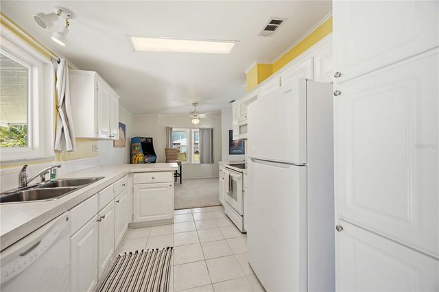 27 TURTLE BAY CIRCLE, Englewood, FL 34224