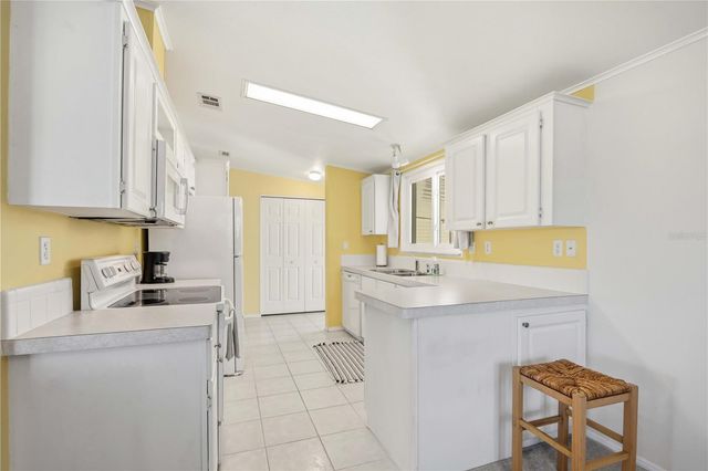 27 TURTLE BAY CIRCLE, Englewood, FL 34224