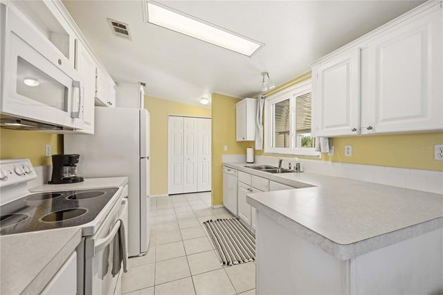 27 TURTLE BAY CIRCLE, Englewood, FL 34224