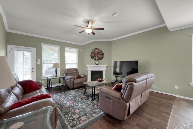 31718 Ravens Bluff Lane, Spring, TX 77386