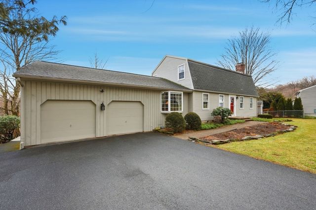 24 East View Drive, Agawam, MA 01030